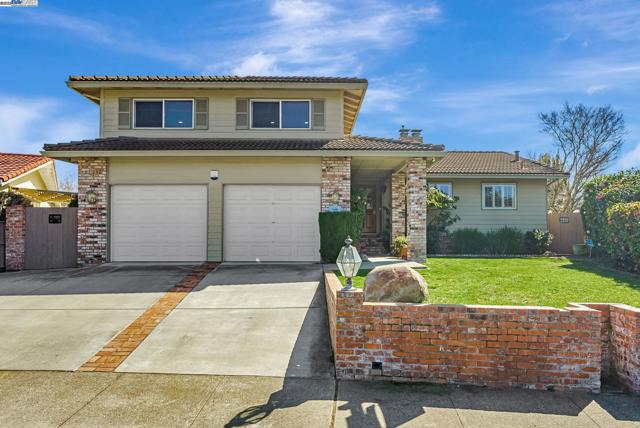 Image 2 of 60 For 25660 Paul Ct