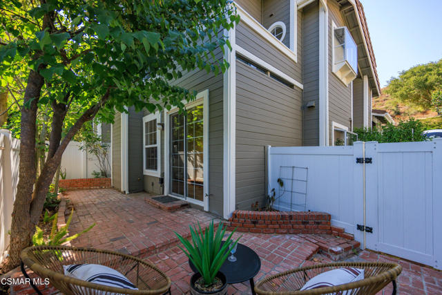 30979 Old Colony Way, Westlake Village CA: https://media.crmls.org/mediaz/f98aea76-c84a-4b2c-996e-73f75ccb5a6f.jpg