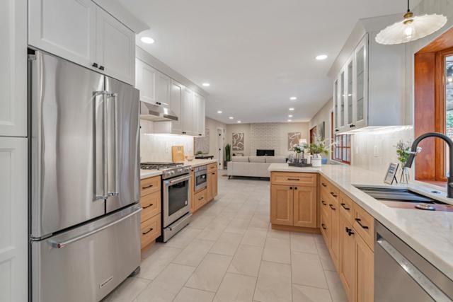3574 Wellesley Court, Mountain View CA: https://media.crmls.org/mediaz/f98b502c-0023-4105-8cd7-bb98796fa726.jpg