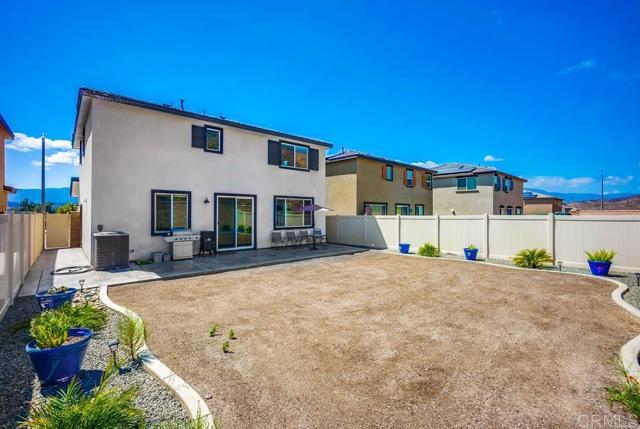 29146 Quarry Way, Lake Elsinore CA: https://media.crmls.org/mediaz/f98c58e8-4a02-4adf-ba1b-bf7890a6721a.jpg