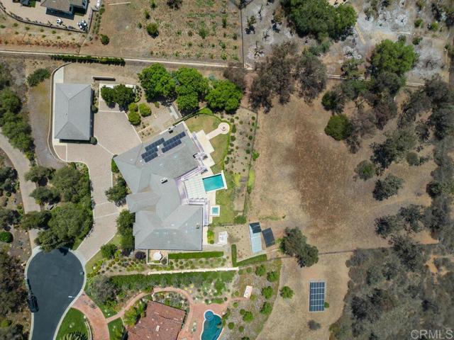 6095 Lake Vista Drive, Bonsall CA: https://media.crmls.org/mediaz/f98c77a5-15b4-4dd1-a9d1-f0621f2ab71d.jpg