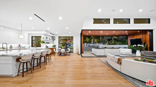 18762 Wells Drive, Tarzana CA: https://media.crmls.org/mediaz/f98c970b-852d-46f2-aa55-4b4ac7b5168f.jpg