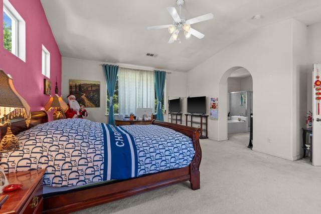 10628 Hidden Grove Circle, Stockton CA: https://media.crmls.org/mediaz/f98db217-15e7-4def-a697-f512cfeebc2f.jpg