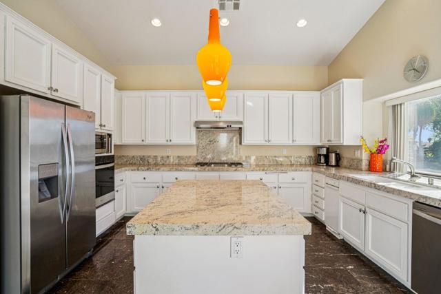 79371 Four Paths Lane, Bermuda Dunes CA: https://media.crmls.org/mediaz/f98e472c-aca7-49b8-8247-9587d4175ed7.jpg