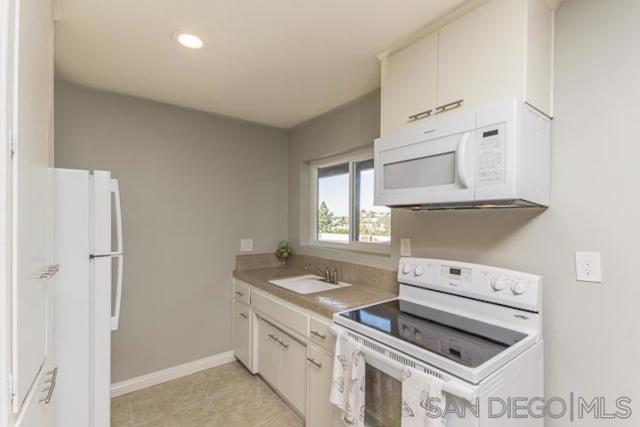 8060 Lemon Ave, La Mesa CA: https://media.crmls.org/mediaz/f98ed196-e92a-4b55-a3ed-19e2733e747d.jpg