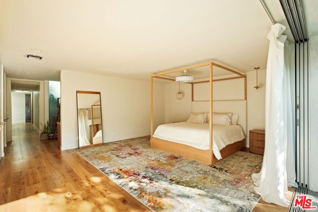 6641 Bedford Avenue, Los Angeles CA: https://media.crmls.org/mediaz/f98f049d-1580-4c13-924b-cc9207ced684.jpg