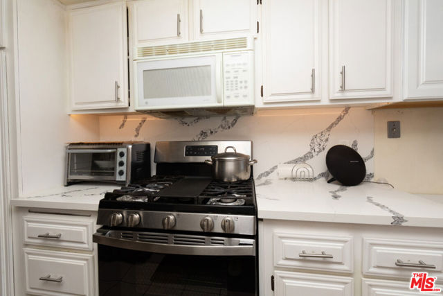9041 Van Nuys Boulevard, 210 photo 18