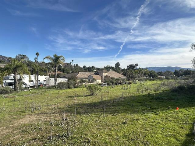 Detail Gallery Image 12 of 29 For 13907 Maxfield Rd, Jamul,  CA 91935 - 3 Beds | 2/1 Baths