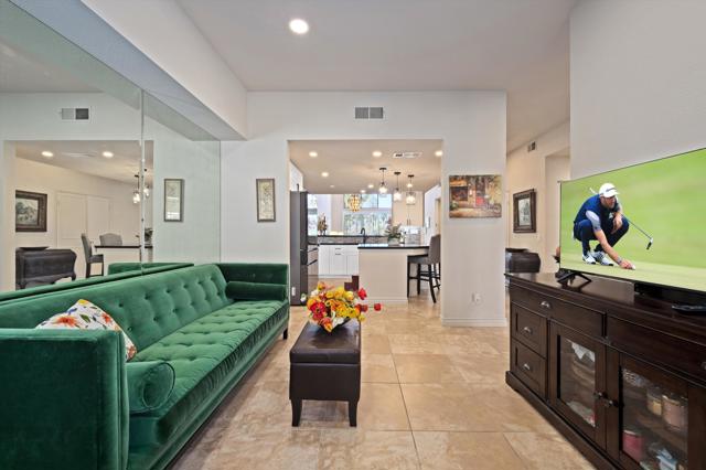 54121 Oakhill, La Quinta CA: https://media.crmls.org/mediaz/f990fe60-bbf1-492e-9173-24219018d77e.jpg