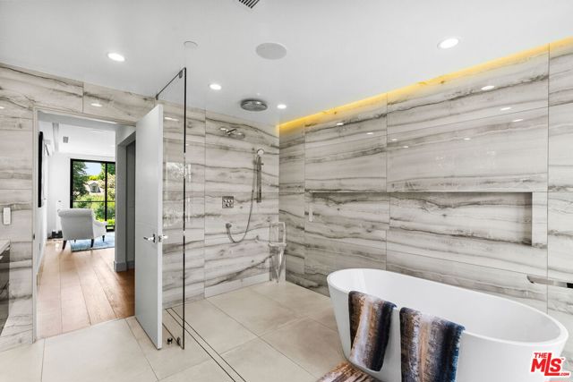 4338 Agnes Avenue, Studio City CA: https://media.crmls.org/mediaz/f9914cc4-ca7e-4b26-9c02-0470d577adbc.jpg