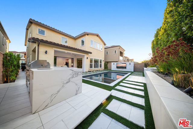 20643 W Wood Rose Court, Porter Ranch CA: https://media.crmls.org/mediaz/f9918932-2c01-411a-86f7-440c733c3e21.jpg