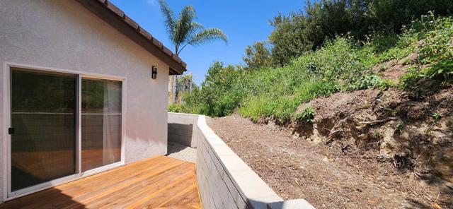 7920 Rocoso Lane, Carlsbad CA: https://media.crmls.org/mediaz/f992ad92-32d0-4ac3-b16a-503003ae0db5.jpg