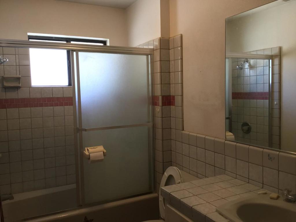 https://media.crmls.org/mediaz/f992b410-e7fc-48a2-b07e-051f07d7fcf1.jpg?preset=X-Large