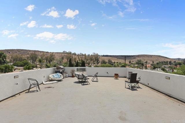 12953 Carriage Rd, Poway CA: https://media.crmls.org/mediaz/f992bc67-fa6b-4dab-bbec-033b2e813174.jpg