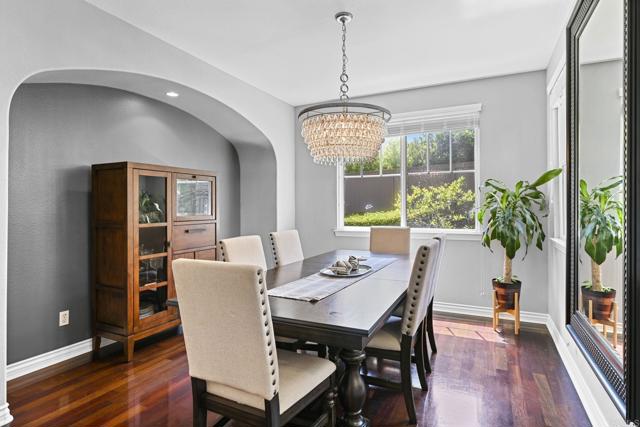 593 Paloma Court, Encinitas CA: https://media.crmls.org/mediaz/f99308d9-11c4-477c-8095-4073b780d92e.jpg
