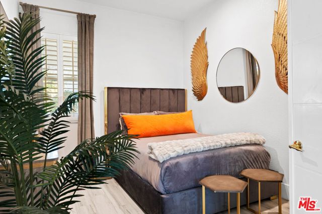 1083 E Circulo San Sorrento Road, Palm Springs CA: https://media.crmls.org/mediaz/f9935211-1c81-4bc1-83ad-33c775bb0b5a.jpg