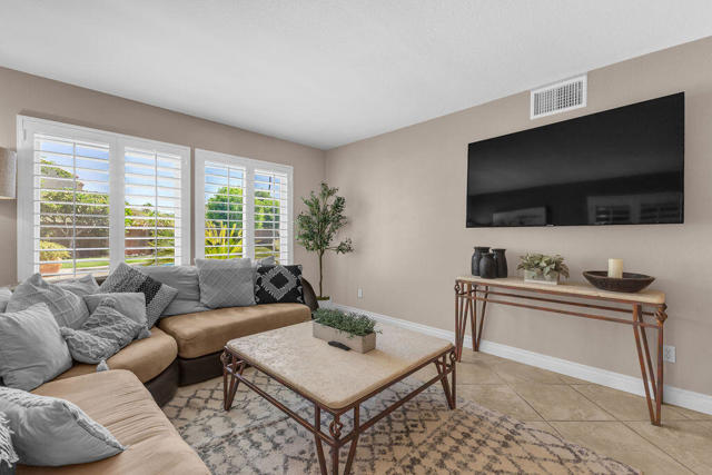 44310 Villeta Drive, La Quinta CA: https://media.crmls.org/mediaz/f993759d-d9b5-49ab-ae9c-515ea45d6834.jpg