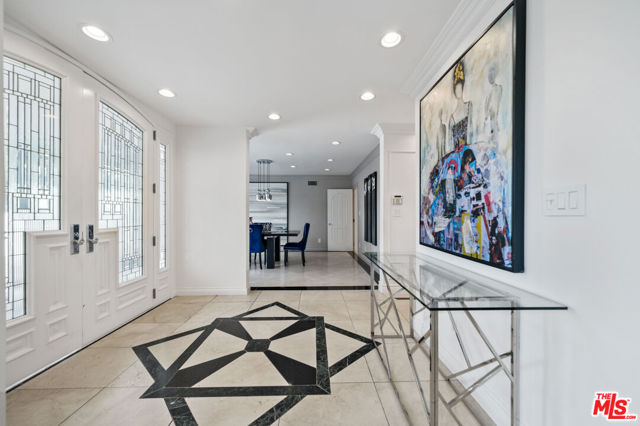 16221 Elisa Place, Encino CA: https://media.crmls.org/mediaz/f993f634-bf2d-4dd9-b91b-a04b29621b3f.jpg