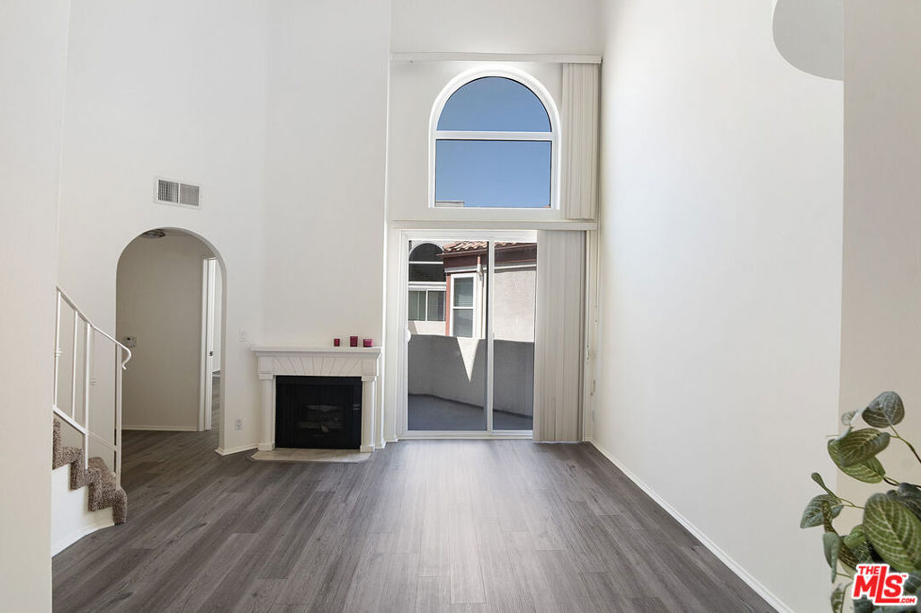 620 S Gramercy Place #439