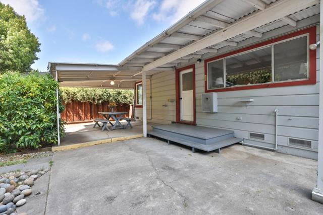 1621 Brittan Avenue, San Carlos CA: https://media.crmls.org/mediaz/f99485a4-fccb-4277-8b82-961fe8418439.jpg