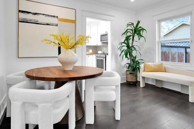 2653 Brewster Avenue, Redwood City CA: https://media.crmls.org/mediaz/f995793e-6641-49ff-9cb6-881999e5443b.jpg
