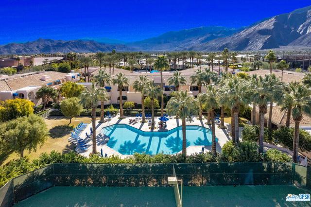 500 E Amado Road, Palm Springs CA: https://media.crmls.org/mediaz/f9959659-279f-4084-b953-5d7d376edb8e.jpg