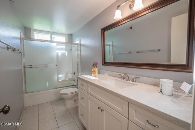 3065 Starling Avenue, Thousand Oaks CA: https://media.crmls.org/mediaz/f996156e-9d9e-4188-85e2-46b039b3a6c3.jpg
