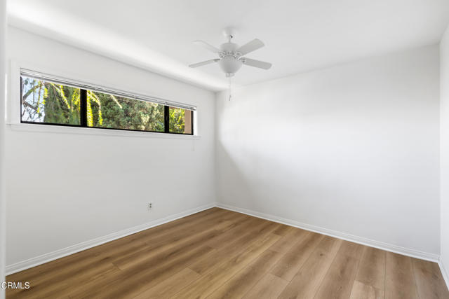 2432 Carol Park Place, Montrose CA: https://media.crmls.org/mediaz/f996989b-4812-486d-b602-24f16c880a38.jpg
