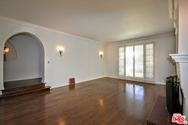 1114 S Clark Drive, Los Angeles CA: https://media.crmls.org/mediaz/f9969e04-1165-414f-b9b4-c139dd312c5c.jpg