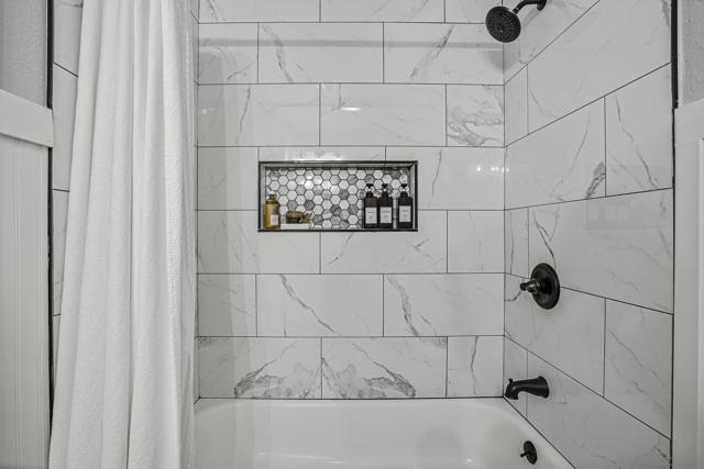 4212 Vista Del Rio Way, Oceanside CA: https://media.crmls.org/mediaz/f99819fc-7069-44ac-9ccd-ac0594ca6e1d.jpg