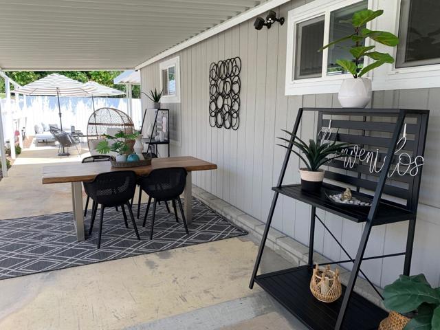 31 Paseo Laredo North, Cathedral City CA: https://media.crmls.org/mediaz/f9984f20-9d0b-4dfe-bf30-758fbb4fb5f0.jpg