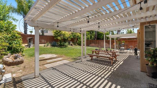 27468 Rosebay Ct, Temecula CA: https://media.crmls.org/mediaz/f999309a-ffcb-410f-8343-976d3823ebf9.jpg