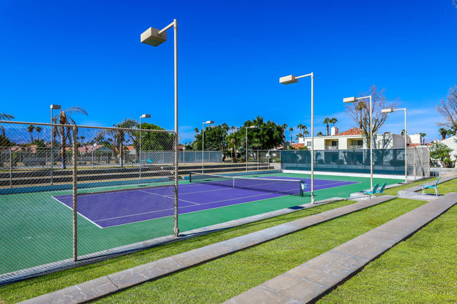 77707 Calle Las Brisas S, Palm Desert CA: https://media.crmls.org/mediaz/f999b1ac-cd01-4364-90c2-53f9e2fd87fc.jpg