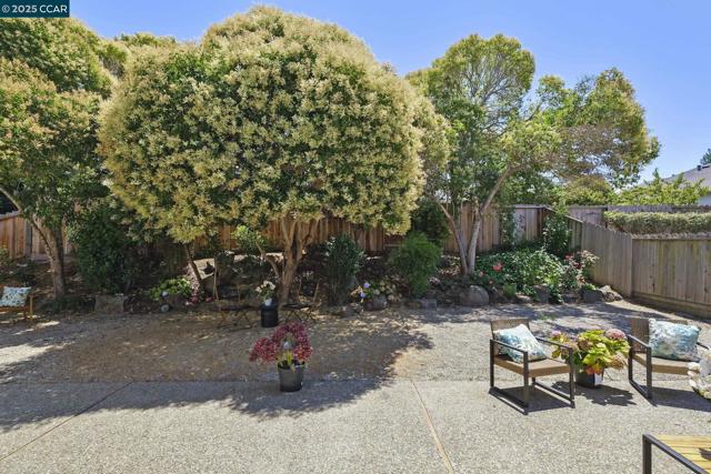 169 Castleton Court, San Ramon CA: https://media.crmls.org/mediaz/f999bc4e-3afe-4fe3-a800-d1464f8bed9d.jpg