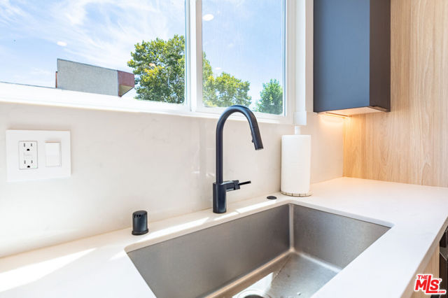 14539 Benefit Street, Sherman Oaks CA: https://media.crmls.org/mediaz/f99a2910-e6ed-44f9-876b-6a68354cab0c.jpg