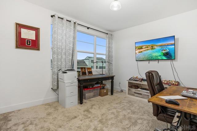 35505 Orchard Trails, Fallbrook CA: https://media.crmls.org/mediaz/f99aa468-115c-4395-9e11-eb1d9f459035.jpg