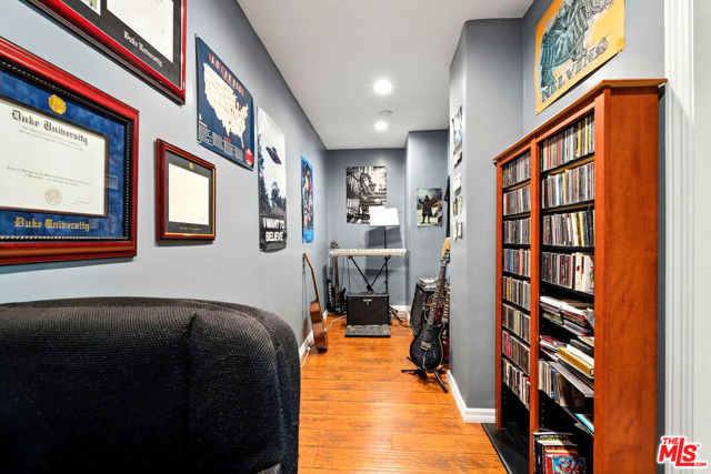 12955 Riverside Drive, Sherman Oaks CA: https://media.crmls.org/mediaz/f99b2500-b3b3-4c2b-9425-106cb82047a3.jpg