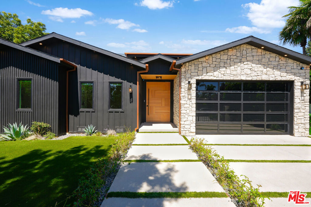 13463 Chandler Boulevard