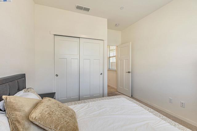 9315 Wild Lilac Cir, Sacramento CA: https://media.crmls.org/mediaz/f99b3c55-172e-43aa-bc03-ec3b9ad0aaf2.jpg