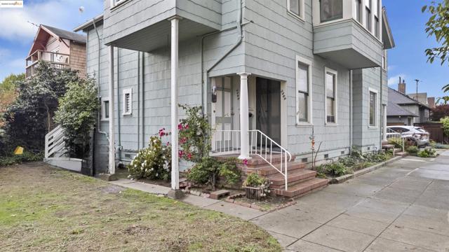 897 Oak Street, Alameda CA: https://media.crmls.org/mediaz/f99be6a5-7992-4160-a599-e91a907d9873.jpg