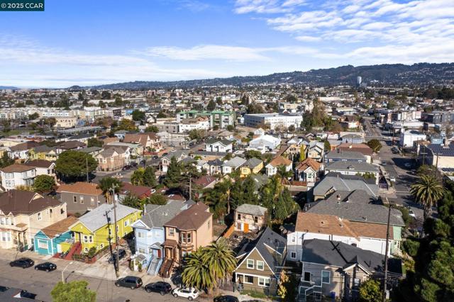 814 20th Street, Oakland CA: https://media.crmls.org/mediaz/f99c1523-fc27-42e9-a2d4-63d2325ee9e5.jpg