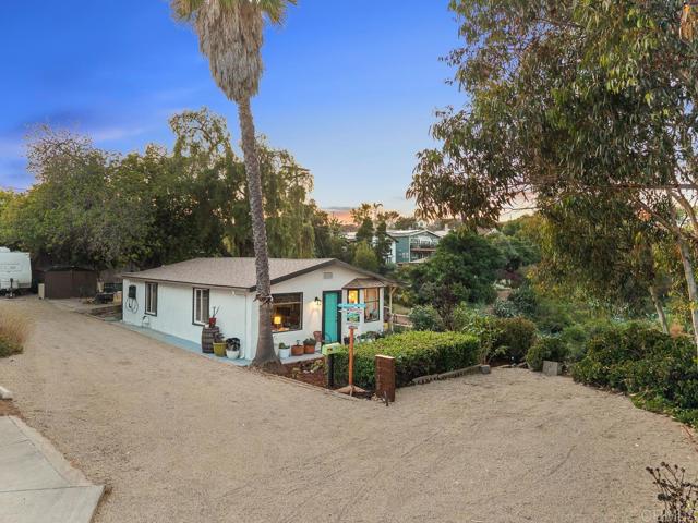 Detail Gallery Image 12 of 21 For 1738 33rd St, San Diego,  CA 92102 - 2 Beds | 1/1 Baths