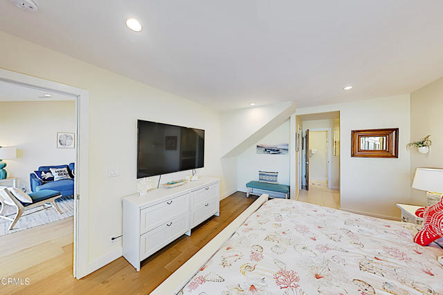 4531 Costa De Oro, Oxnard CA: https://media.crmls.org/mediaz/f99ccfdc-36f7-46d3-835d-931e39fdfe11.jpg