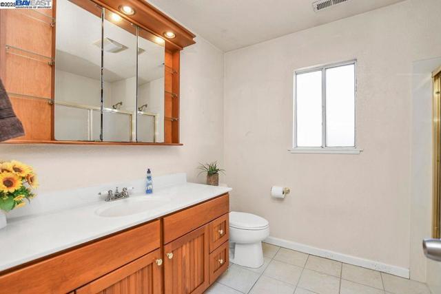 46 E Thirteenth St, Antioch CA: https://media.crmls.org/mediaz/f99d4ea5-9567-4897-8dee-cb9b9cfb5824.jpg