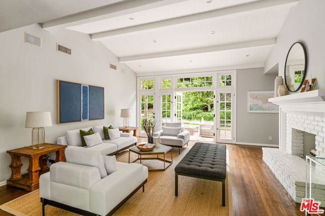 4071 Mandeville Canyon Road, Los Angeles CA: https://media.crmls.org/mediaz/f99d7d6e-dea5-4b79-8eda-ca0a8111d616.jpg