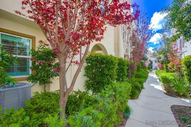 Image 26 of 39 For 12962 Peppergrass Creek Gate  43