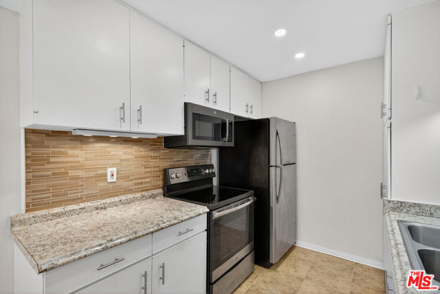 394 S MIRALESTE Drive, San Pedro CA: https://media.crmls.org/mediaz/f99dbe16-2b68-4529-88a7-8f75403b1e26.jpg