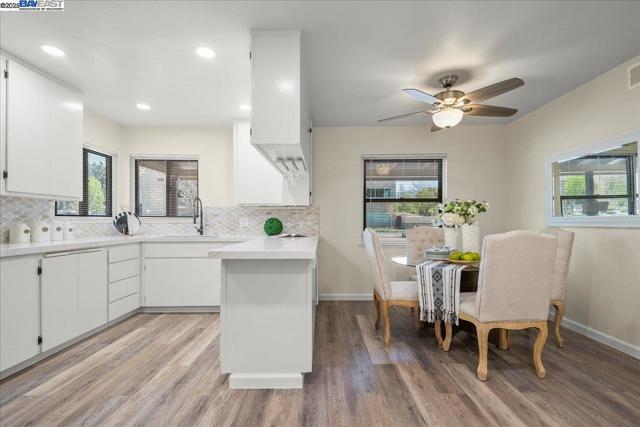 41351 Fremont Blvd, Fremont CA: https://media.crmls.org/mediaz/f99e243b-ba11-4bc9-ae49-875da911cad1.jpg