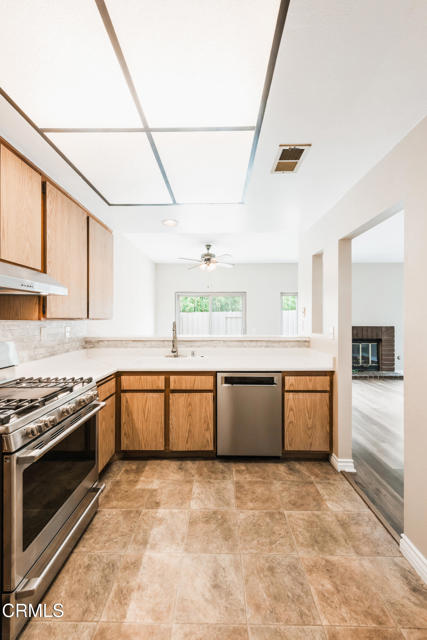 2321 Pima Lane, Ventura CA: https://media.crmls.org/mediaz/f99eaad0-e268-4d79-a69b-fca213c49dc7.jpg