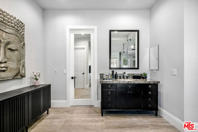 1 Falconridge Drive, Coto de Caza CA: https://media.crmls.org/mediaz/f99ec83b-8248-4c52-9e0e-07b6beba0d85.jpg